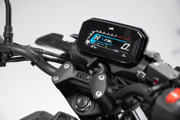 Moto 125cc Raider origen hindú TVS detalle del tablero